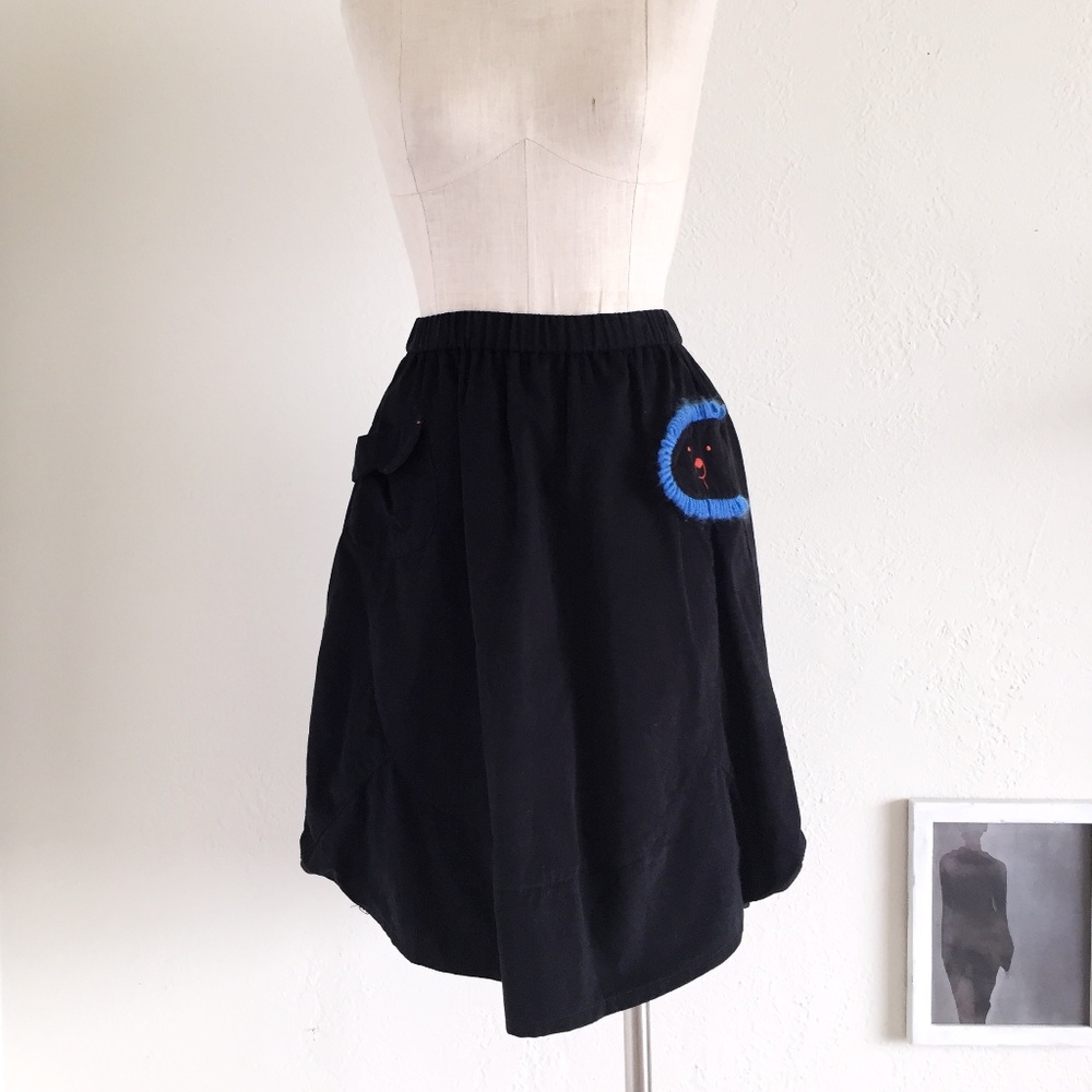 Super Cute Black Bubble Skirt With Yarn Appliqué